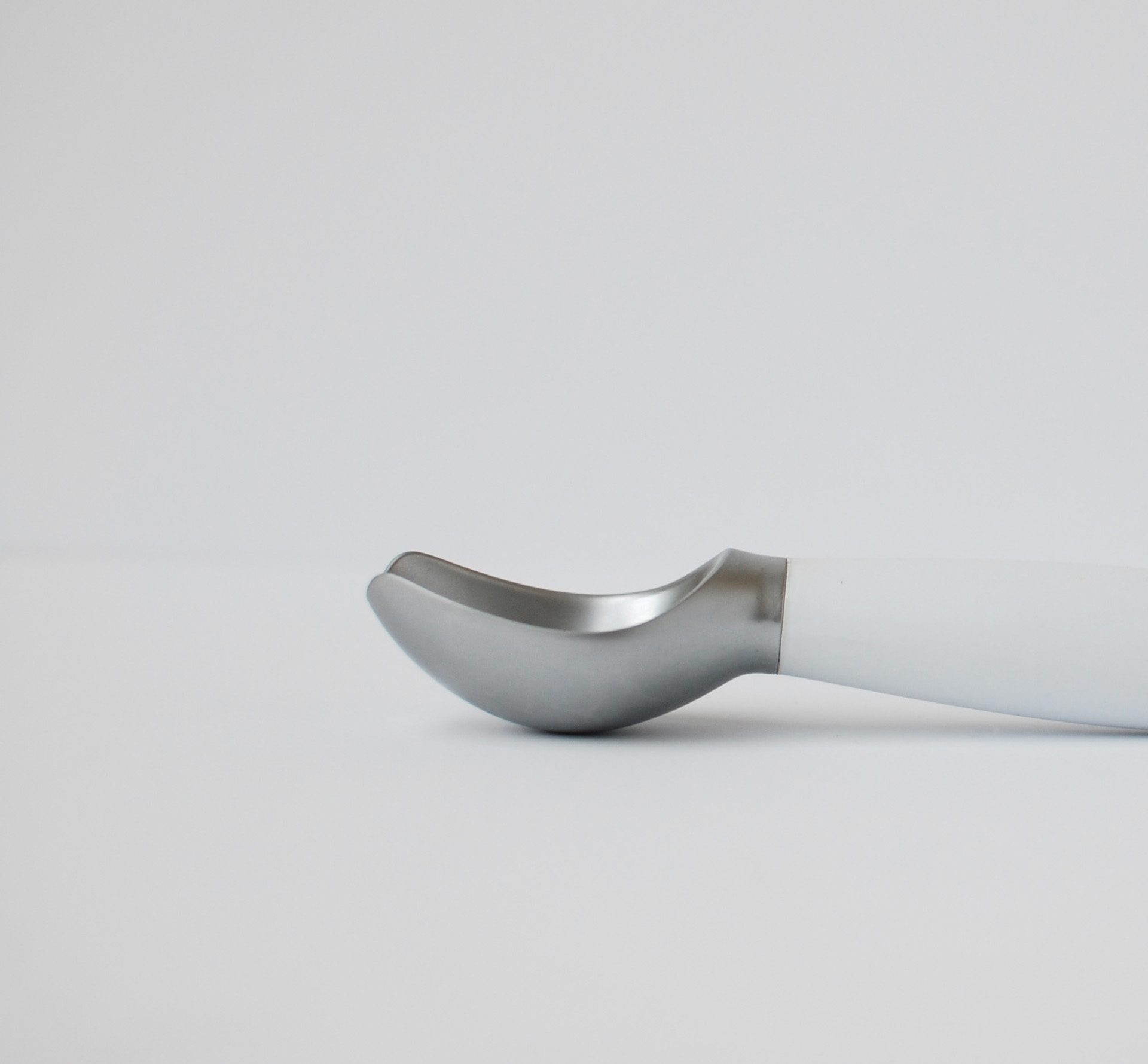 Ice cream scoop for Culinaire range of kitchen tools