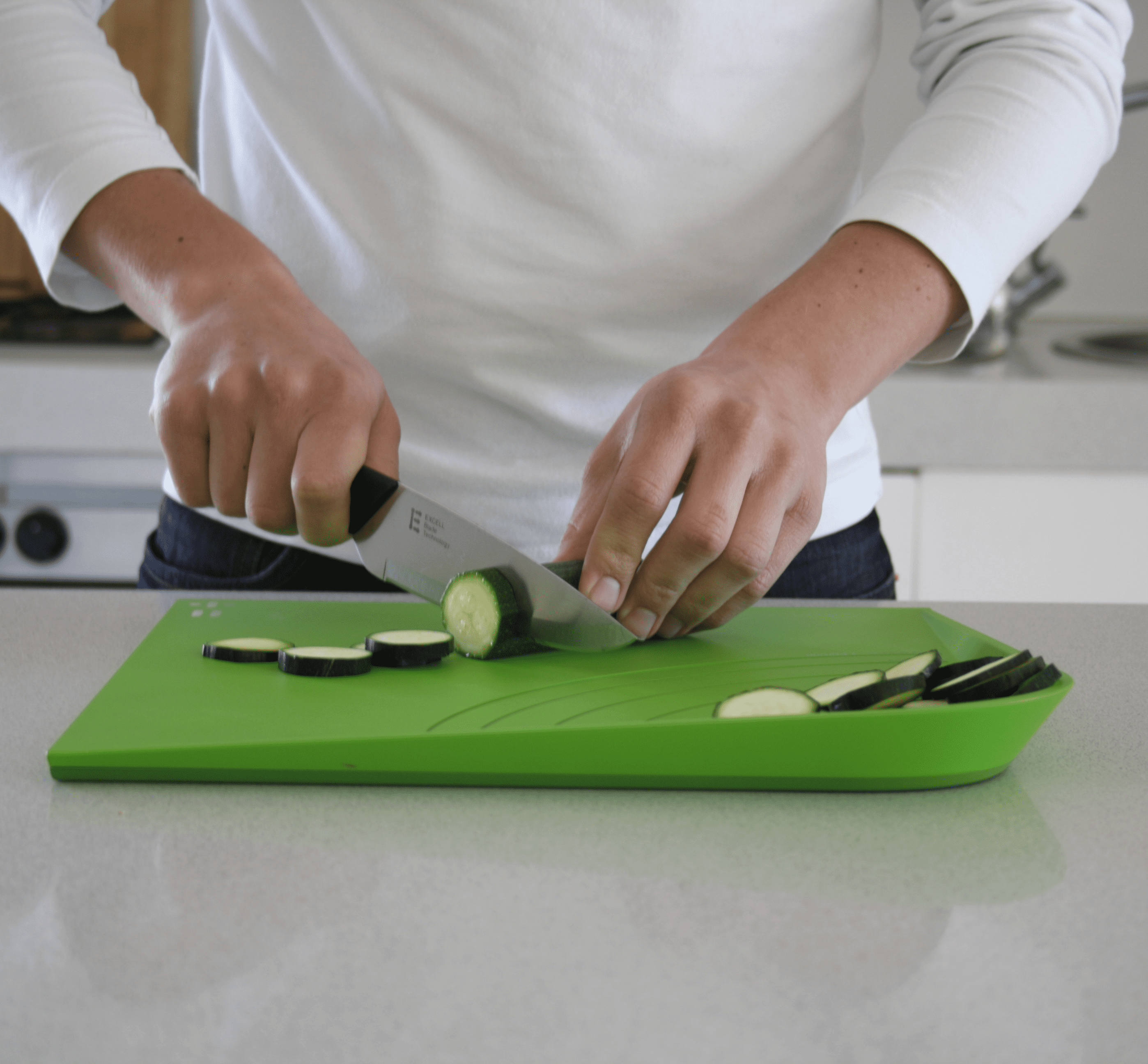 divide equally chopping board designed by Rodd