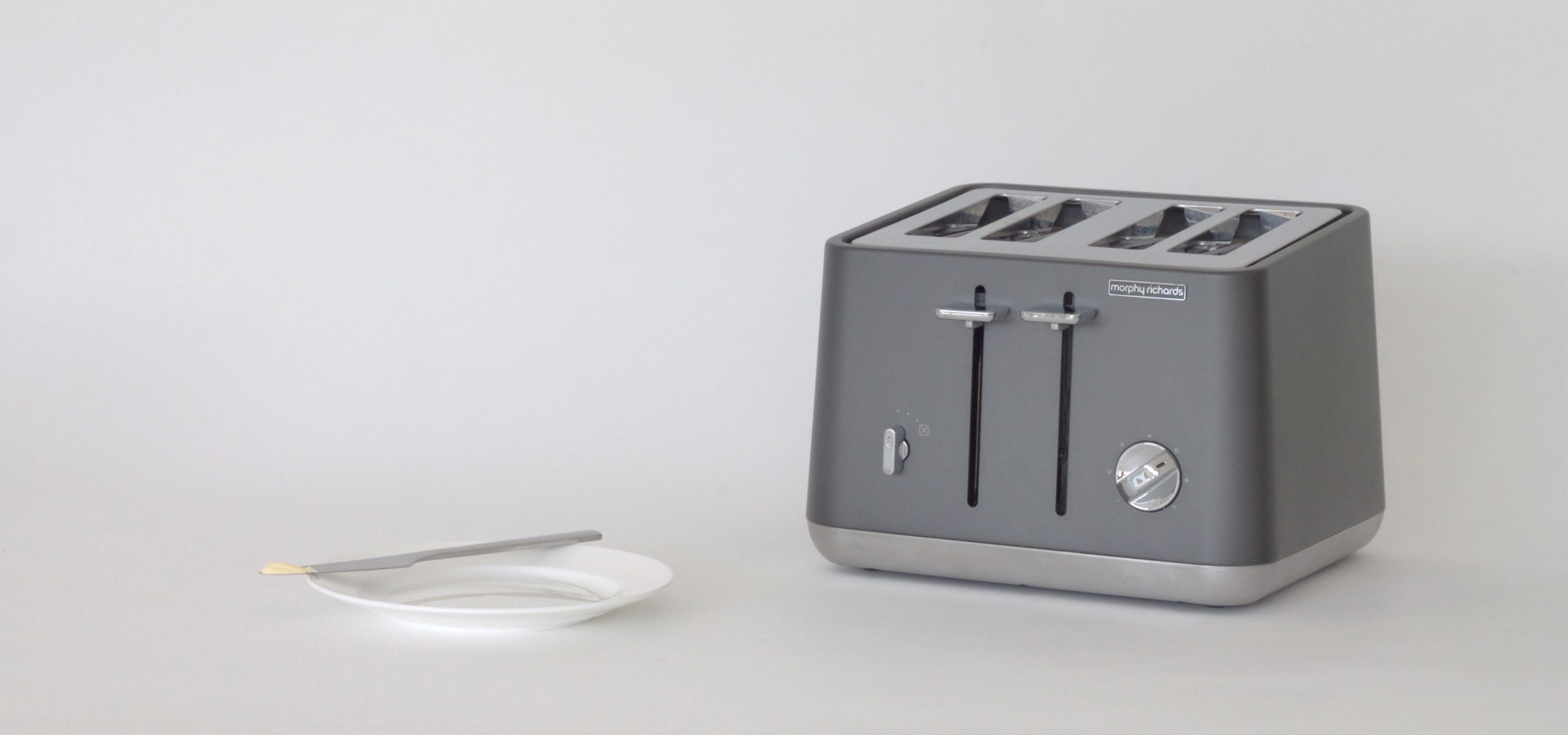 The authentics toaster uses elements of the product brand language we designed for Morphy Richards to create both a unique product story whilst remaining identifiable as a Morphy product