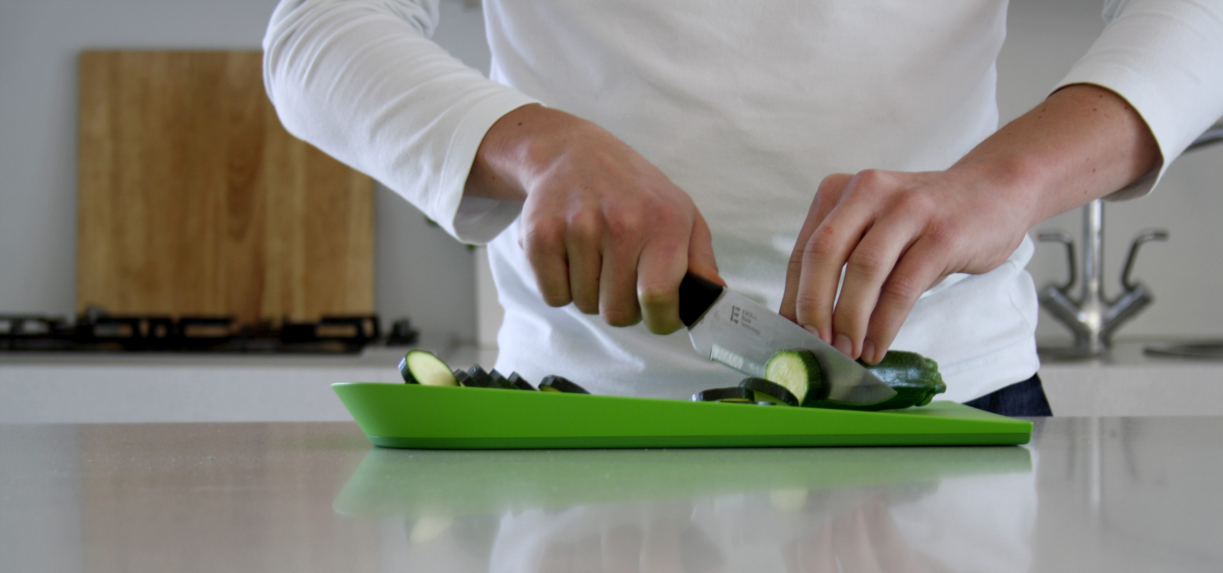 divide equally chopping board designed by Rodd