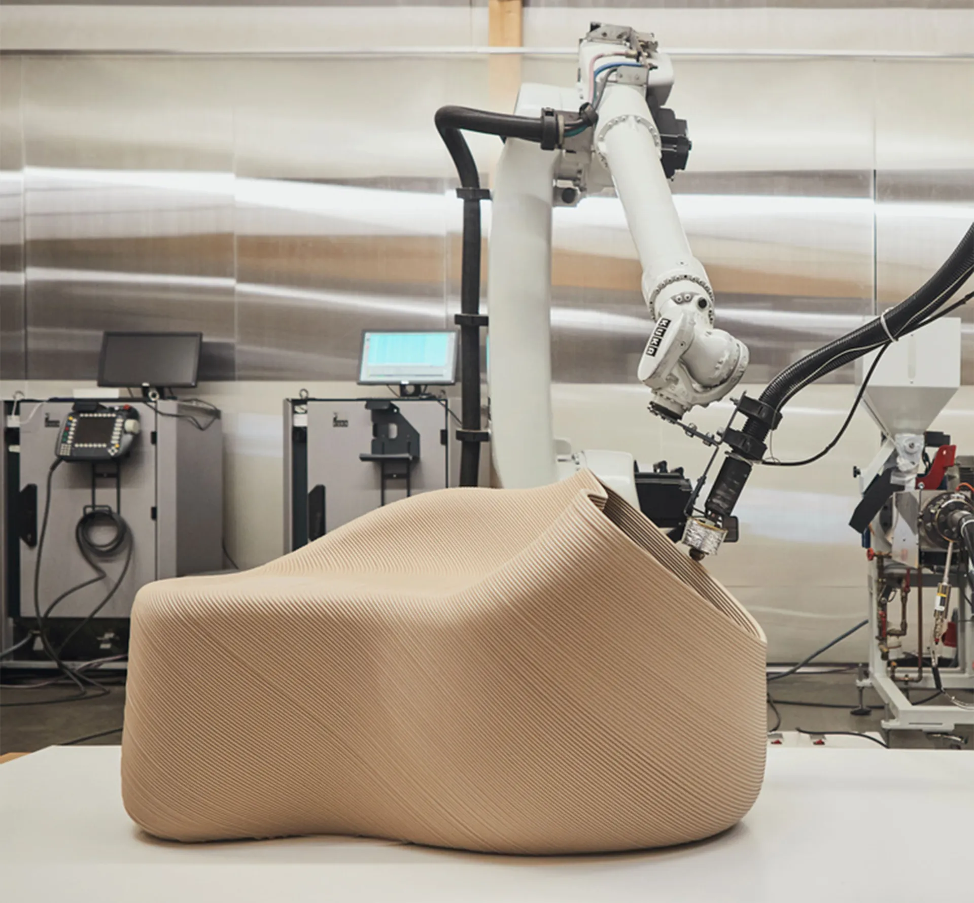 Large 3D printed forms being produced